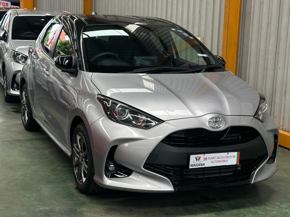 TOYOTA YARIS  X GRADE 