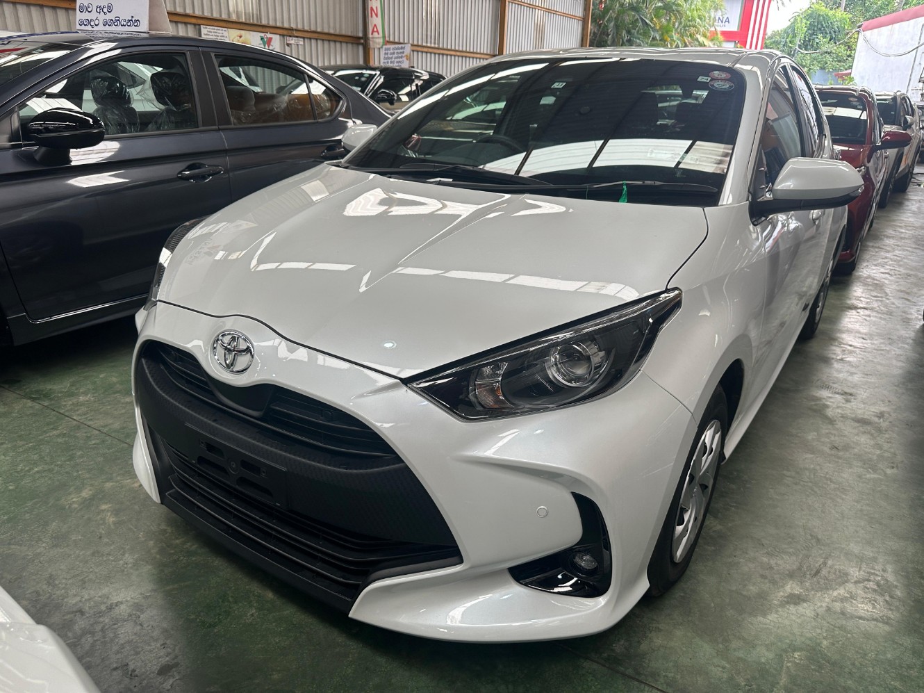 TOYOTA YARIS  X GRADE 